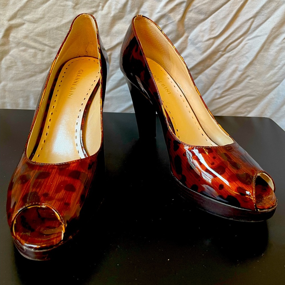 Gianni Bini Cheetah Print Heels